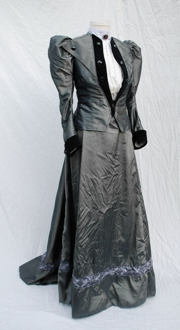 Dorothy Victorian Outfit