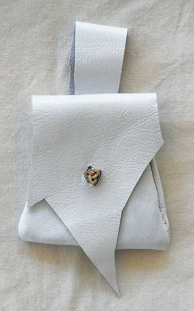 Little Triskele White Lambskin Leather Pouch